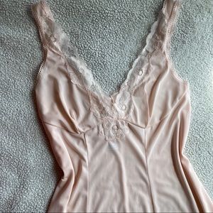 Vintage 1970s Light Pink Slip